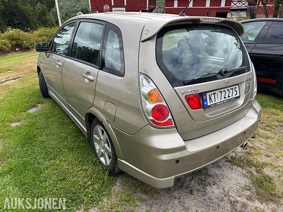 Suzuki Liana 6 of 30