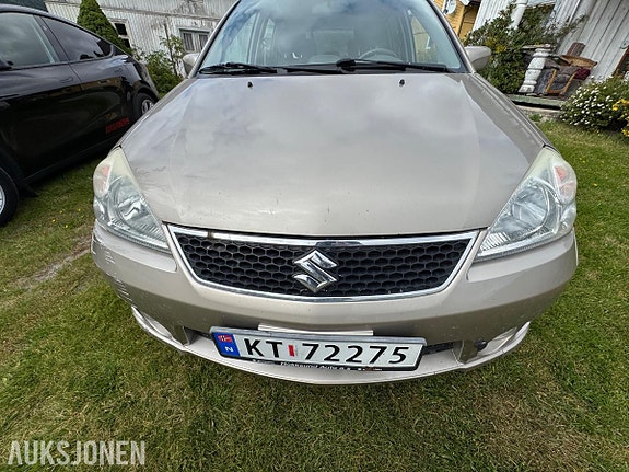 Suzuki Liana 10 of 30