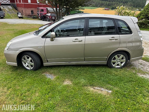 Suzuki Liana 4 of 30