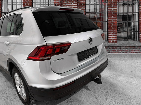 Volkswagen Tiguan 12 of 25