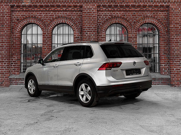 Volkswagen Tiguan 13 of 25