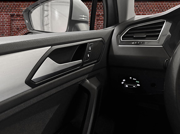 Volkswagen Tiguan 23 of 25