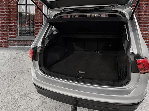 Volkswagen Tiguan 25 of 25