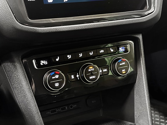 Volkswagen Tiguan 19 of 25