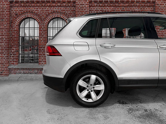 Volkswagen Tiguan 6 of 25