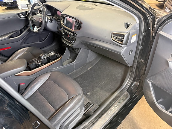 Hyundai IONIQ 25 of 30
