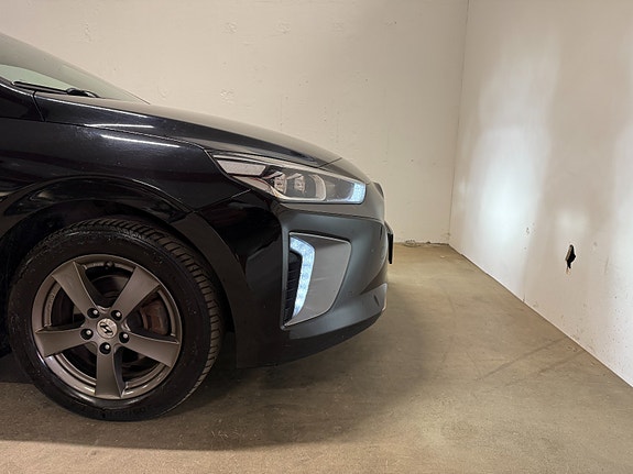 Hyundai IONIQ 16 of 30