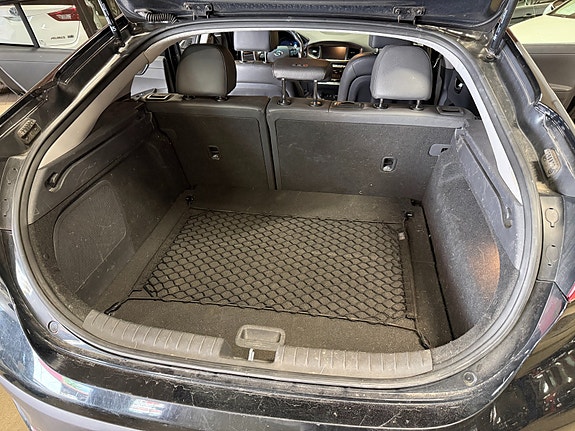 Hyundai IONIQ 19 of 30