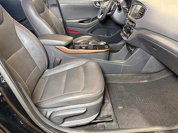 Hyundai IONIQ 26 of 30