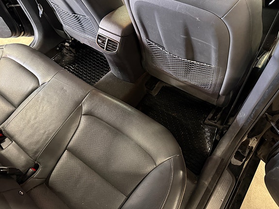 Hyundai IONIQ 24 of 30