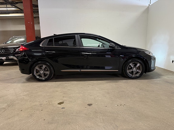 Hyundai IONIQ 15 of 30