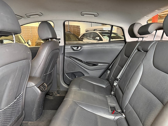 Hyundai IONIQ 22 of 30