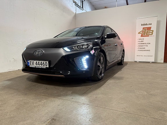 Hyundai IONIQ 3 of 30