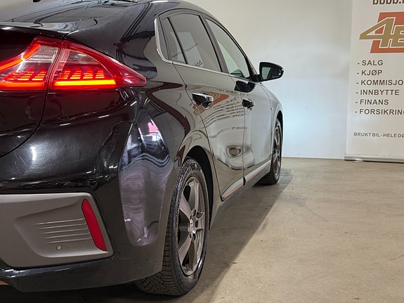 Hyundai IONIQ 11 of 30