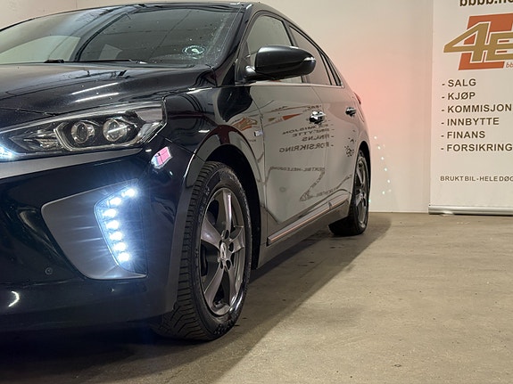 Hyundai IONIQ 4 of 30