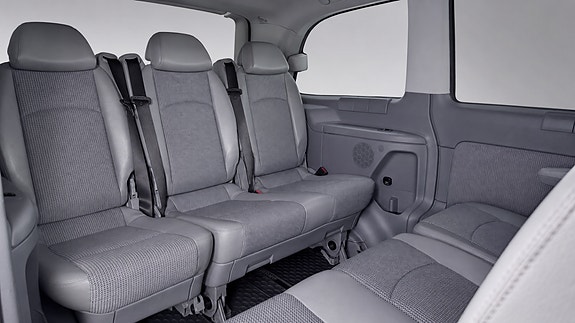 Mercedes-Benz Viano 16 of 22