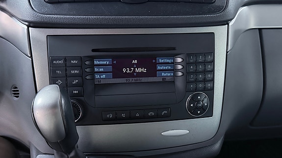 Mercedes-Benz Viano 22 of 22