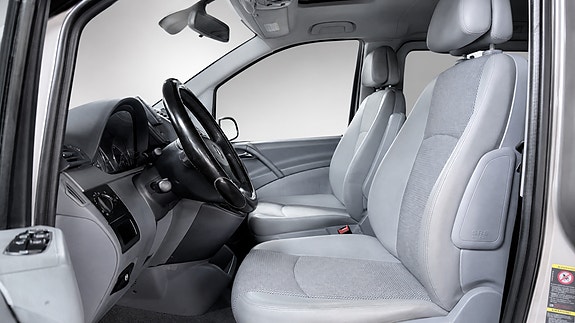 Mercedes-Benz Viano 13 of 22