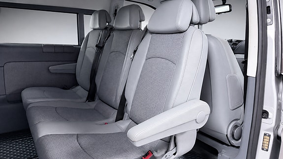 Mercedes-Benz Viano 15 of 22