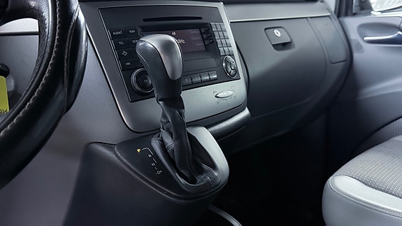 Mercedes-Benz Viano 21 of 22