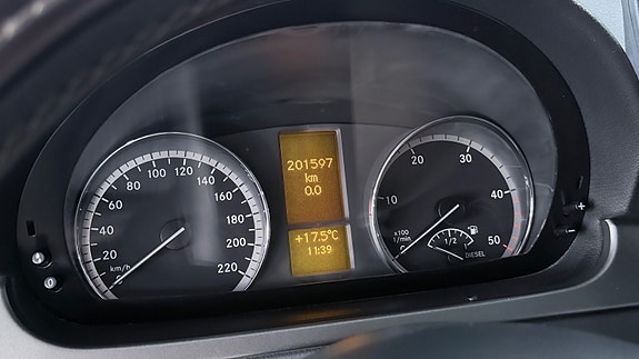 Mercedes-Benz Viano 19 of 22