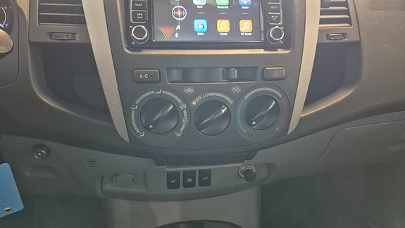 Toyota HiLux 13 of 20