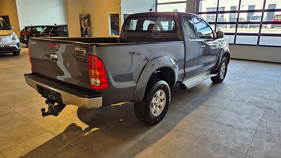 Toyota HiLux 3 of 20