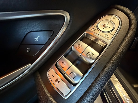 Mercedes-Benz C350 e 12 of 21