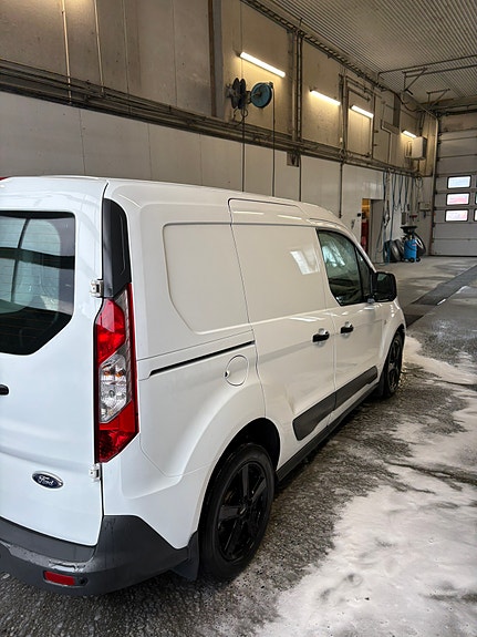 Ford Transit Connect 7 of 18