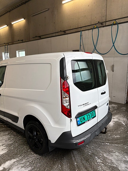 Ford Transit Connect 6 of 18