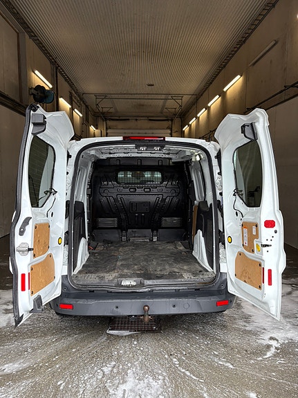 Ford Transit Connect 11 of 18