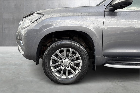 Toyota Land Cruiser 15 of 15