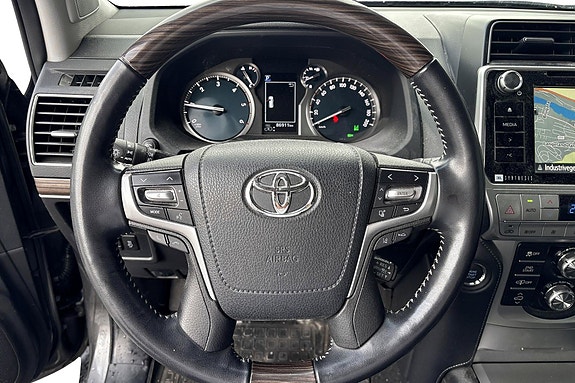 Toyota Land Cruiser 6 of 15