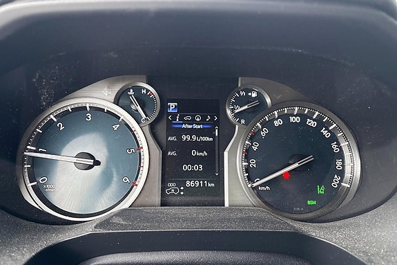Toyota Land Cruiser 7 of 15