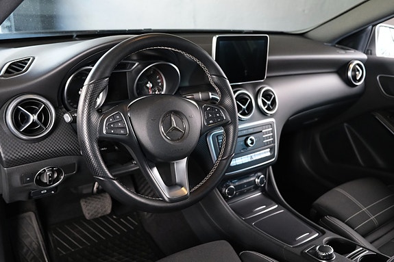 Mercedes-Benz A180 10 of 30