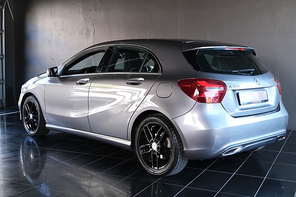Mercedes-Benz A180 3 of 30