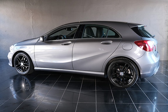 Mercedes-Benz A180 2 of 30