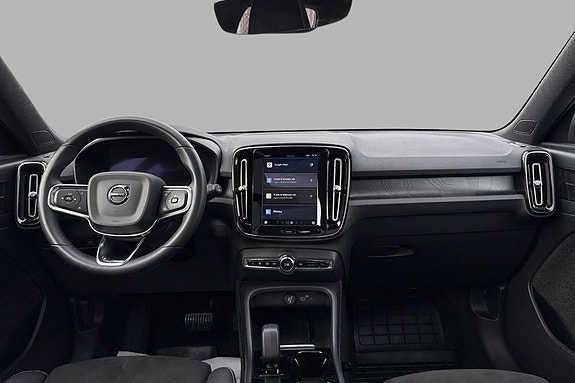 Volvo XC40 25 of 30