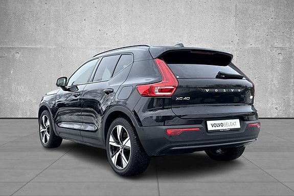 Volvo XC40 5 of 30
