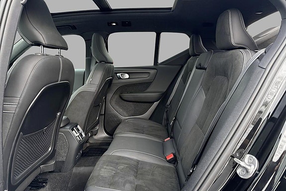 Volvo XC40 24 of 30
