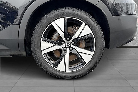 Volvo XC40 12 of 30