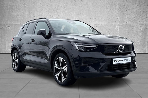 Volvo XC40 8 of 30