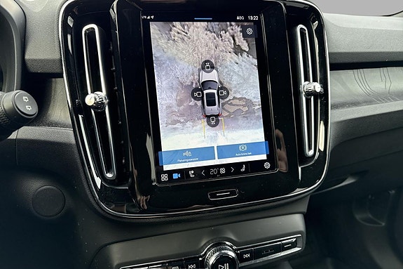 Volvo XC40 21 of 30