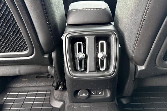 Volvo XC40 26 of 30