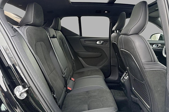Volvo XC40 28 of 30