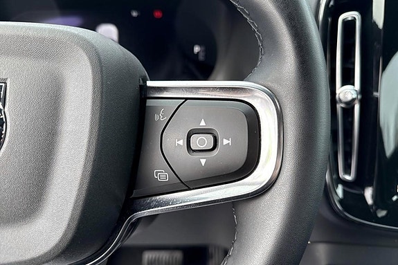 Volvo XC40 18 of 30