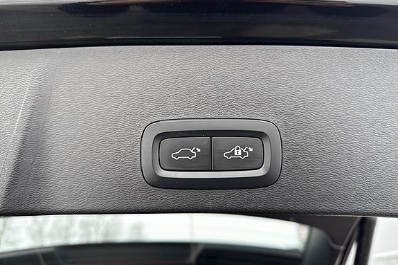 Volvo XC40 27 of 30