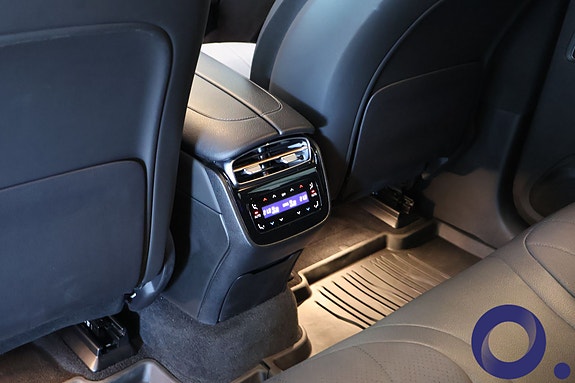 Mercedes-Benz EQE SUV 29 of 30