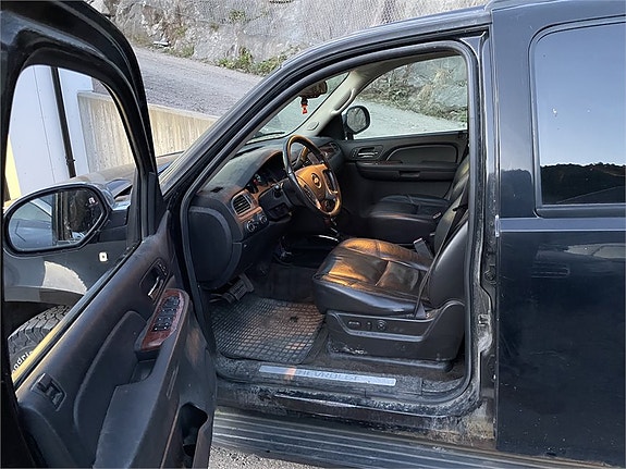 Chevrolet Tahoe 10 of 23