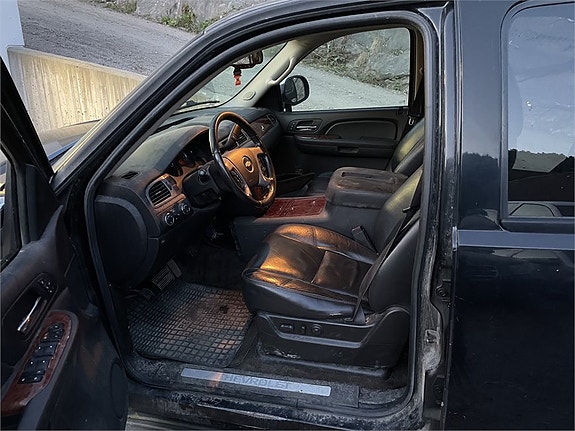 Chevrolet Tahoe 11 of 23